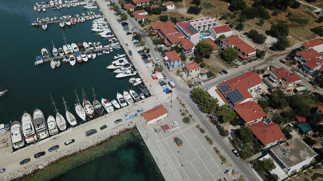 Marina Hotell Nikíti Eksteriør bilde