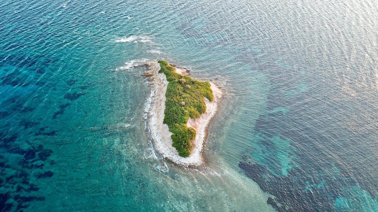 Marina Hotell Nikíti Eksteriør bilde